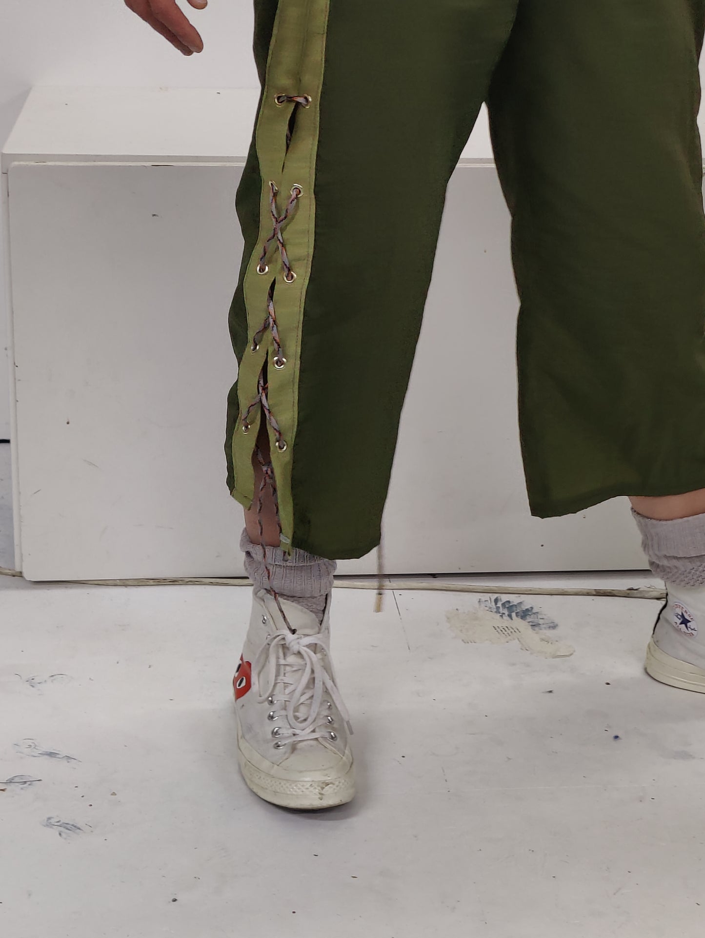 Fereday - Parachute Eyelet Pants - S