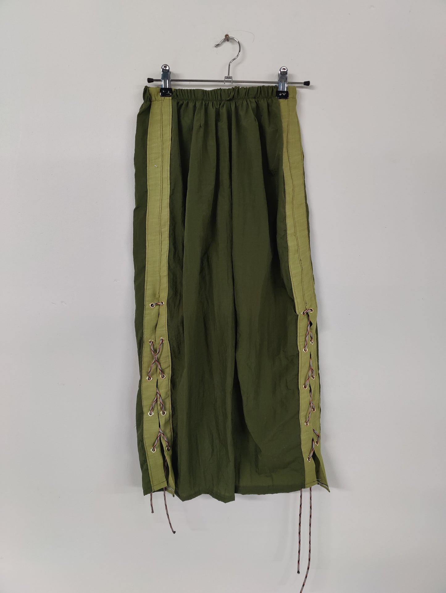 Fereday - Parachute Eyelet Pants - S